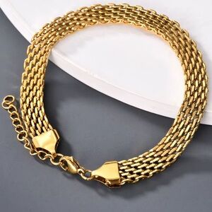 Elegant Gold Chain Bracelet